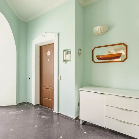 Апартаменти Deribasivska Cozy 4-room