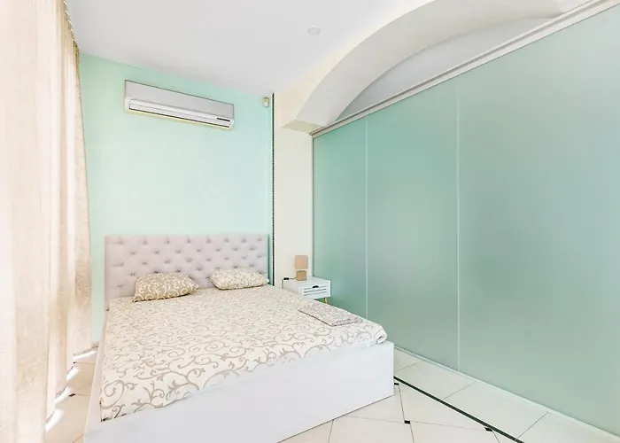 Deribasivska Cozy 4-room * 오데사