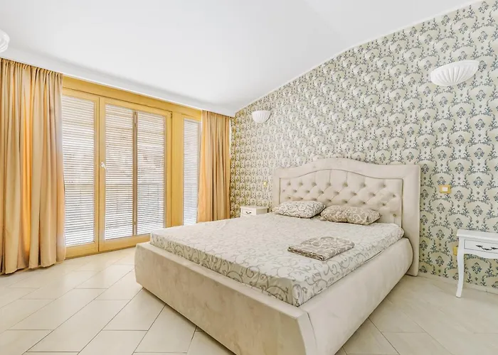 Deribasivska Cozy 4-room *