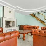 Deribasivska Cozy 4-room Apartment