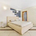 Deribasivska Cozy 4-room Apartment Odessa