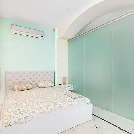 Deribasivska Cozy 4-room * אודסה