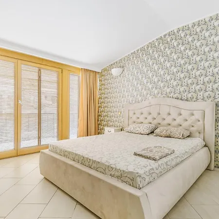 Deribasivska Cozy 4-room *